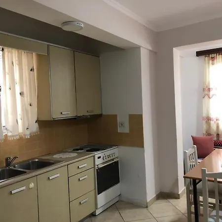 Kola Apartman *