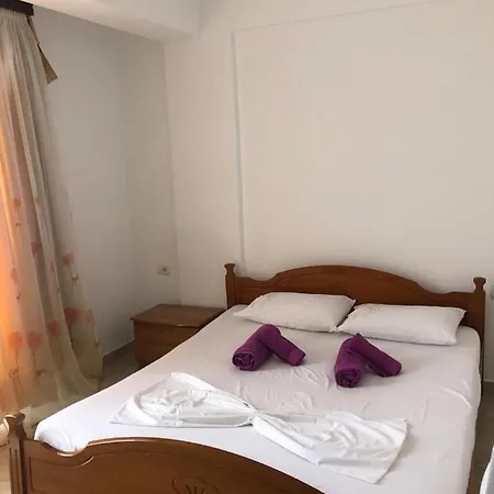Kola Apartman *